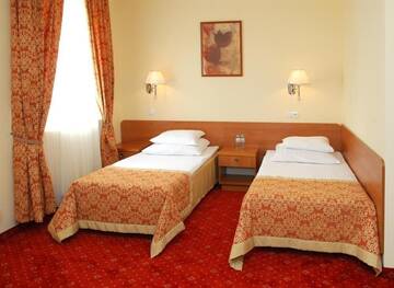 Фото номера Двухместный номер с 2 отдельными кроватями Отель Hotel U Witaszka г. Czosnów 7